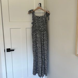 Francesca’s Blue Rain brand black & white gaucho jumpsuit